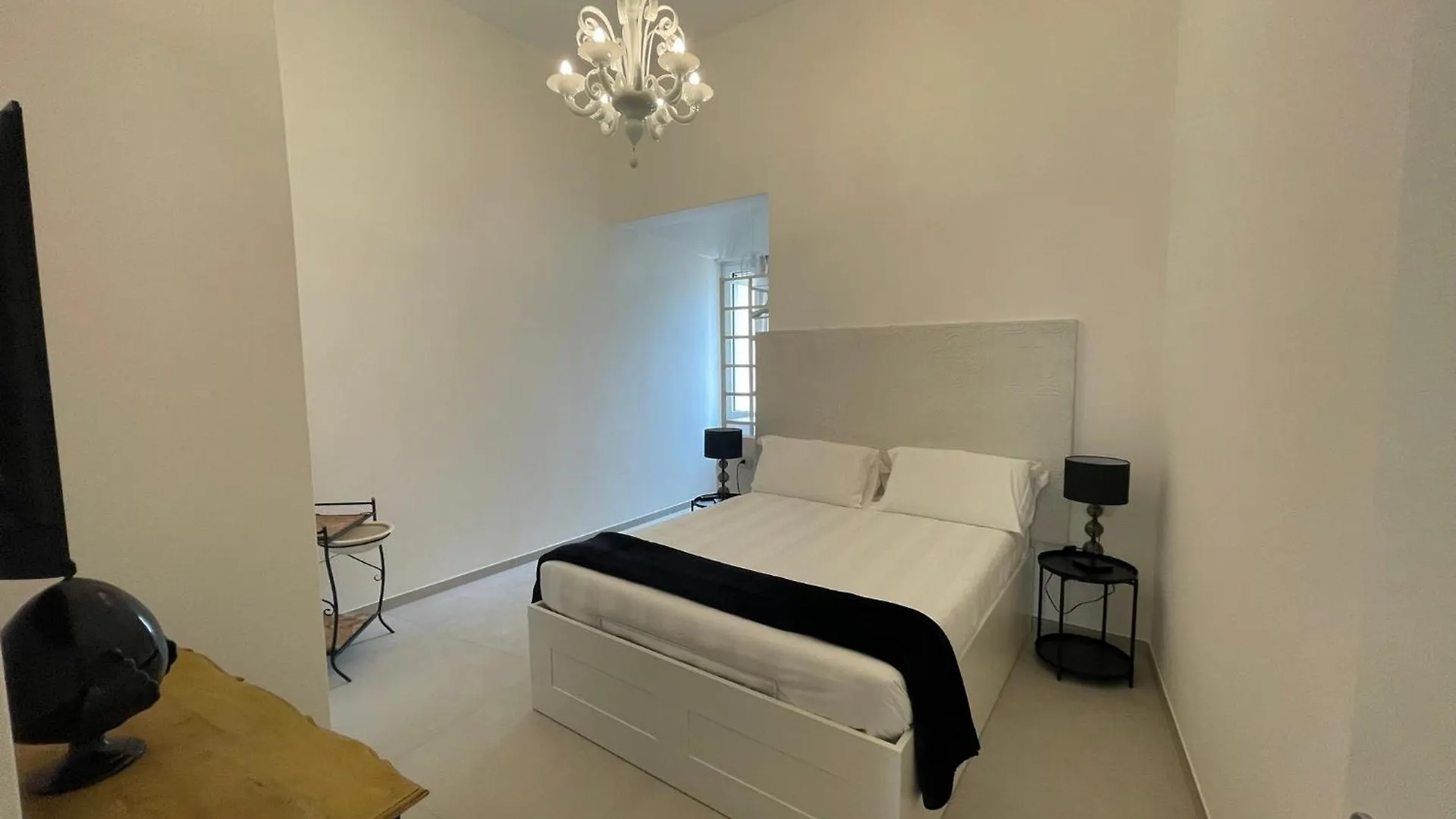 Apartament Palazzo Boccapianola Bari Włochy